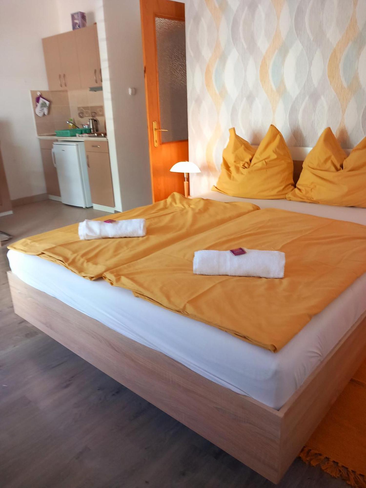 Lavender Apartment เฮวิซ ภายนอก รูปภาพ