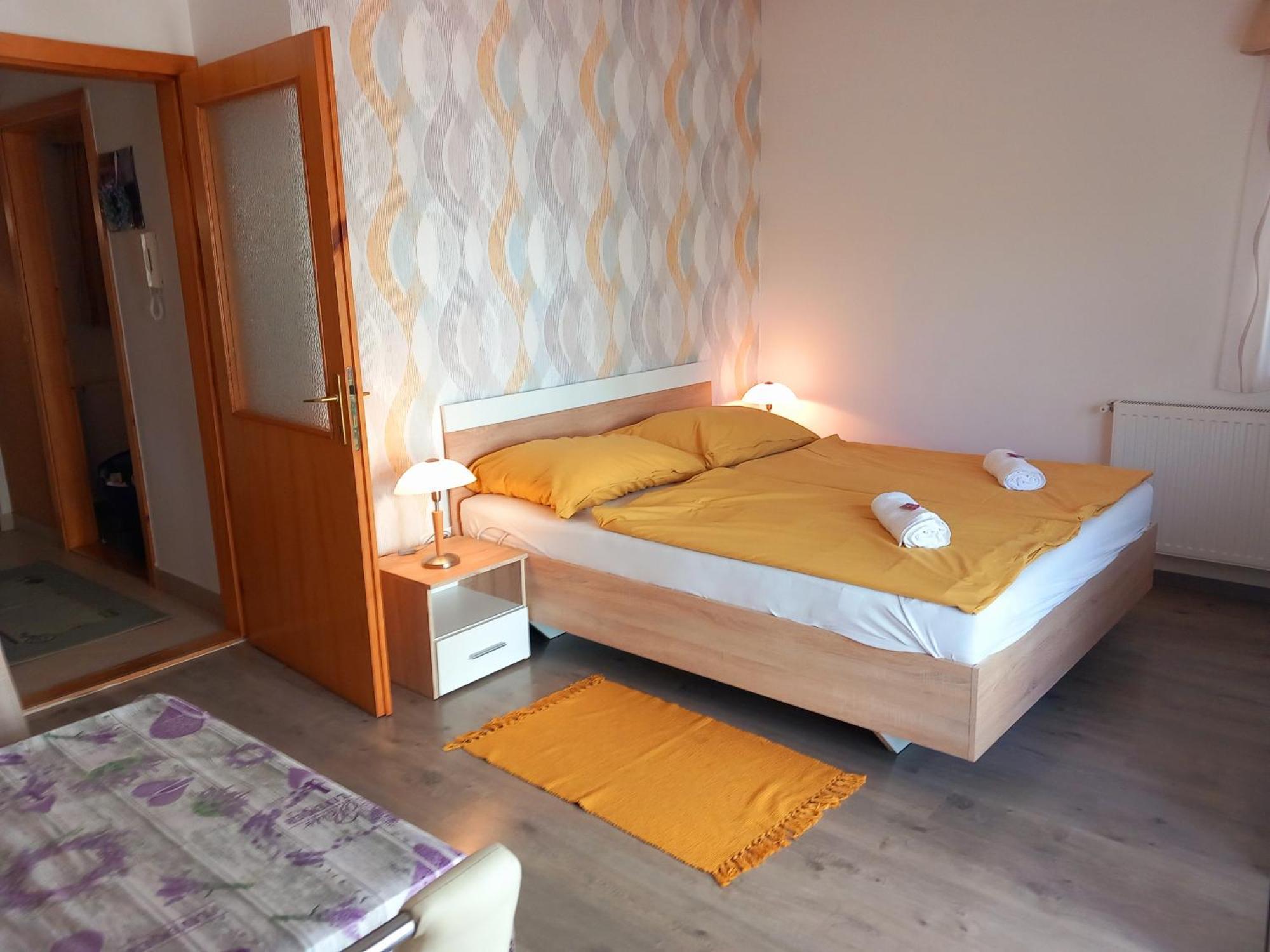 Lavender Apartment เฮวิซ ภายนอก รูปภาพ