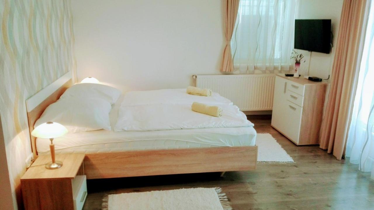 Lavender Apartment เฮวิซ ภายนอก รูปภาพ